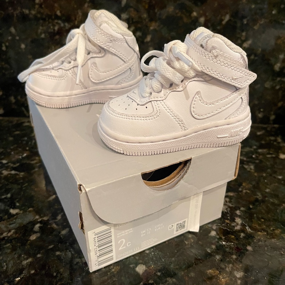 Nike Air Force 1 Mid
